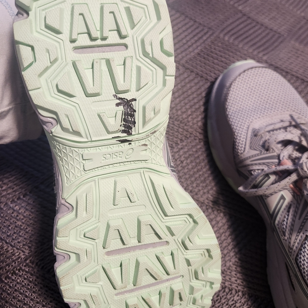 Asics - Picture 3 of 3